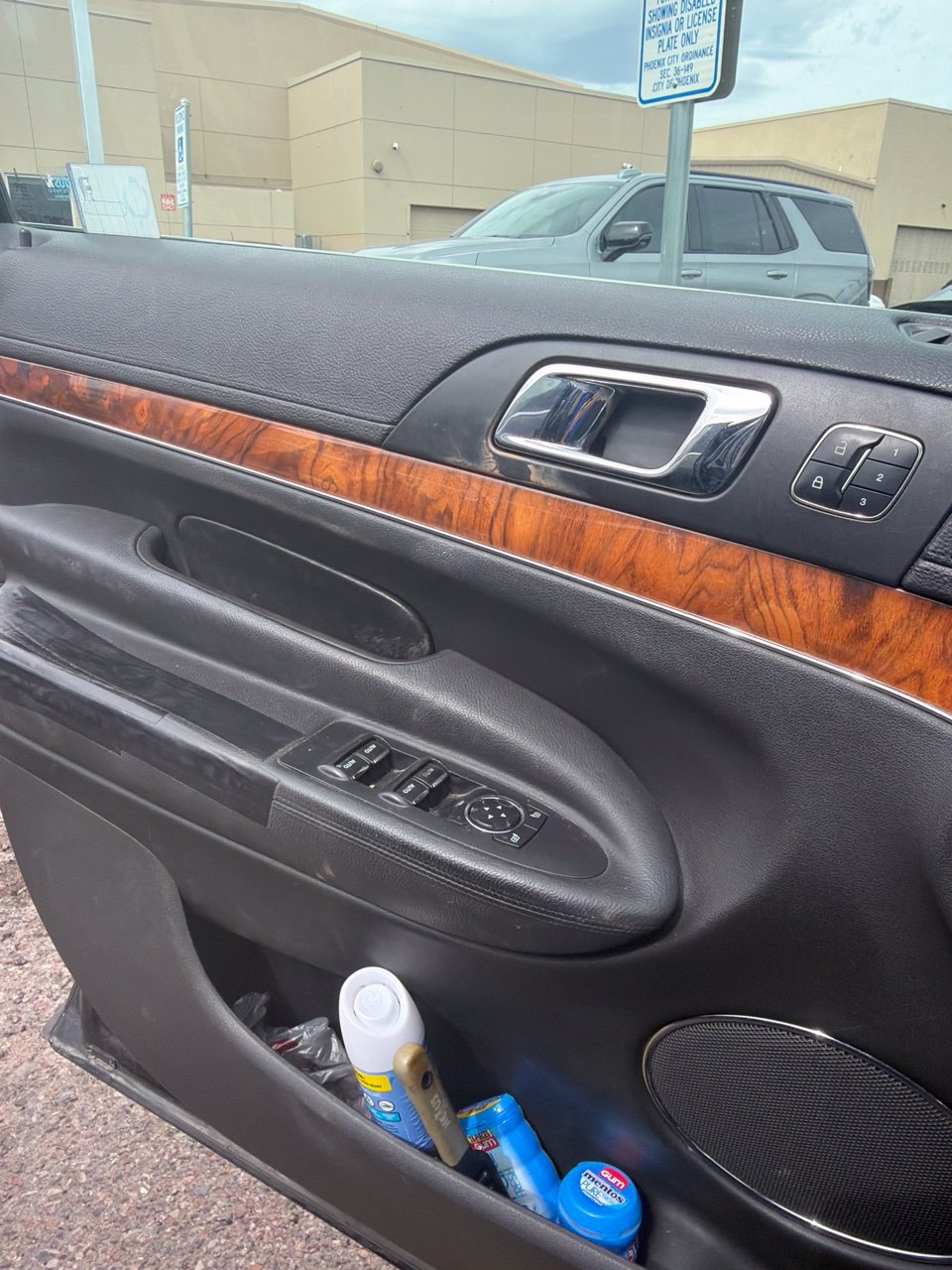 Used 2013 Lincoln MKT AWD image 9