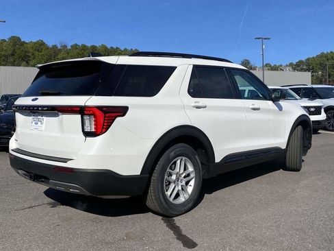 New 2026 Ford Explorer Active w/ Active Comfort Package image 3