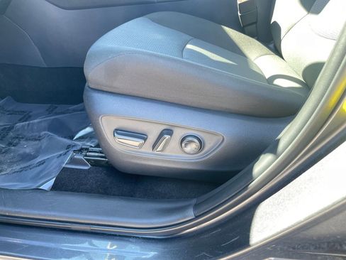 Used 2025 Toyota RAV4 XLE image 23