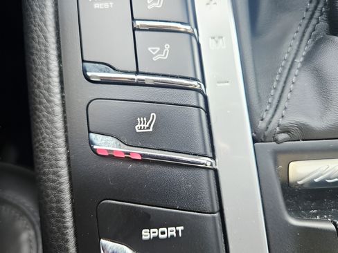 Used 2021 Porsche Macan AWD/4WD image 19