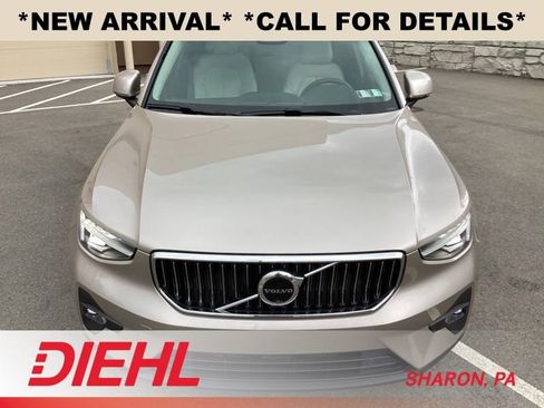 Used 2024 Volvo XC40 B5 Plus w/ Climate Package AWD/4WD image 3