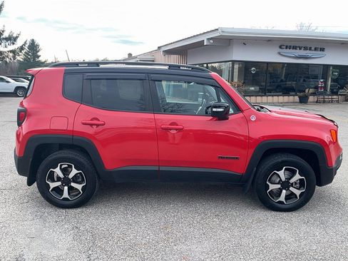 Certified 2022 Jeep Renegade Trailhawk w/ Trailer Tow Group image 3