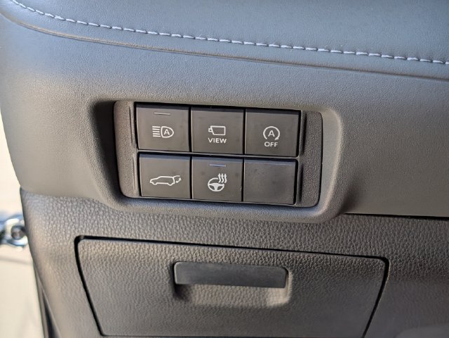 Used 2025 Toyota Highlander Platinum AWD/4WD image 22