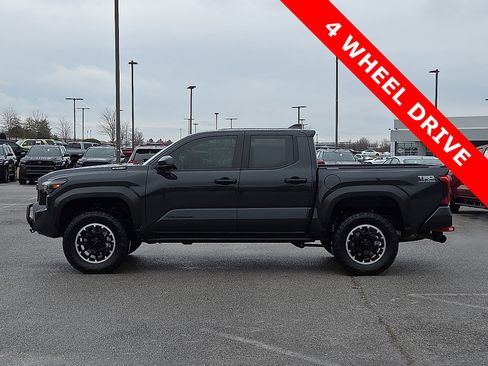 Used 2024 Toyota Tacoma TRD Off-Road image 3