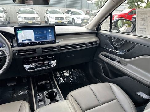 Certified 2024 Lincoln Corsair AWD w/ Equipment Group 101A image 17