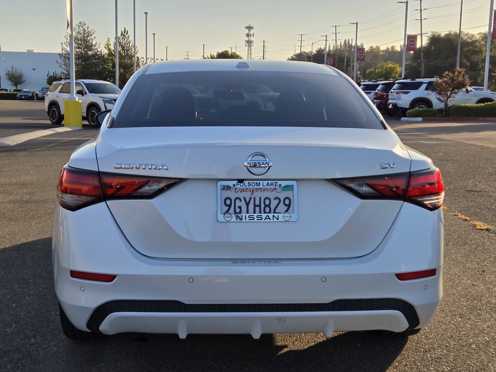 Used 2023 Nissan Sentra SV w/ SV Premium Package FWD image 5