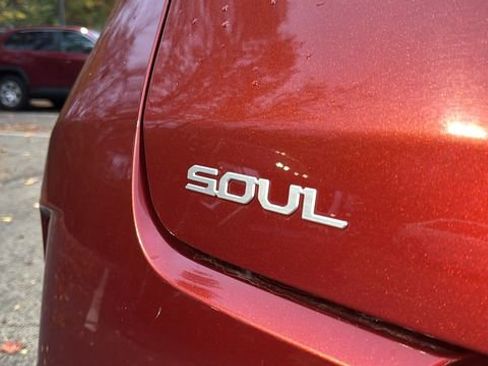 Used 2024 Kia Soul LX w/ Option Group 015 image 35