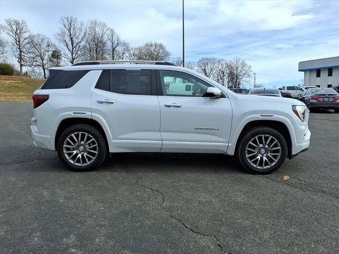 Used 2026 GMC Terrain Denali image 2