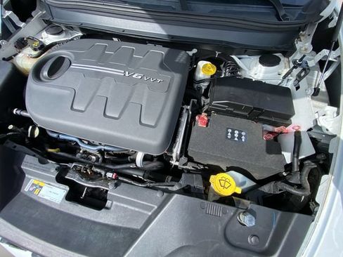 Used 2018 Jeep Cherokee Limited AWD/4WD image 31