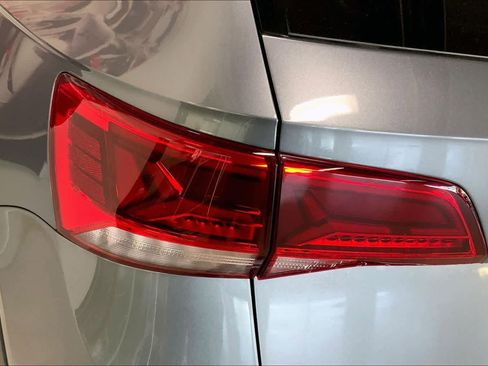 Used 2023 Volkswagen Taos SE w/ Black Wheel Package image 30