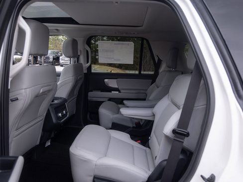 New 2026 Ford Expedition Active image 19