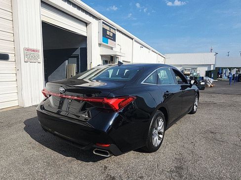 Used 2019 Toyota Avalon XLE w/ Moonroof Package FWD image 5