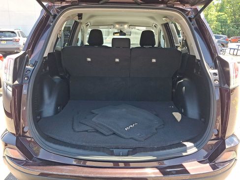 Used 2017 Toyota RAV4 LE AWD/4WD image 29