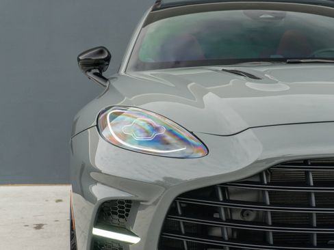 Used 2025 Aston Martin DBX 707 image 28
