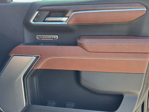 Used 2024 GMC Sierra 1500 Denali Ultimate image 11