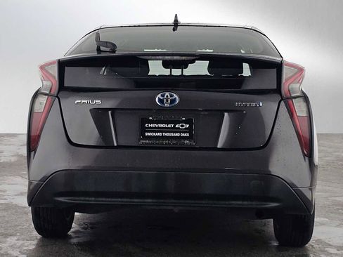 Used 2017 Toyota Prius Four image 4