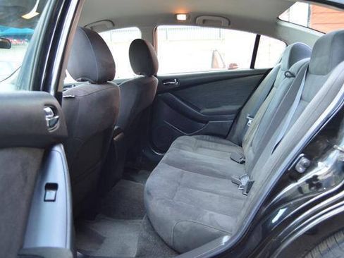 Used 2010 Nissan Altima 2.5 S FWD image 12