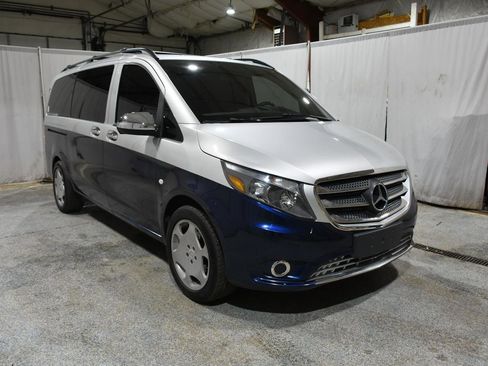 Used 2016 Mercedes-Benz Metris Passenger image 25