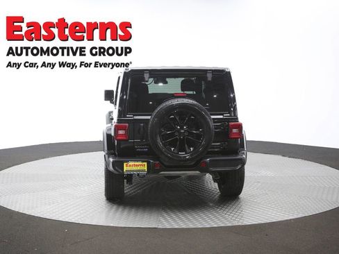 Used 2025 Jeep Wrangler Unlimited Sahara image 37