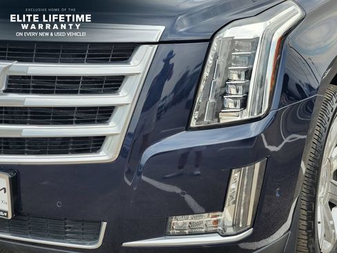 Used 2020 Cadillac Escalade Premium Luxury AWD/4WD image 7
