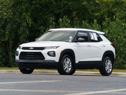 Used 2023 Chevrolet TrailBlazer LS FWD image 33