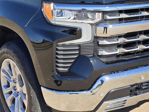 Used 2023 Chevrolet Silverado 1500 LTZ w/ Technology Package image 29