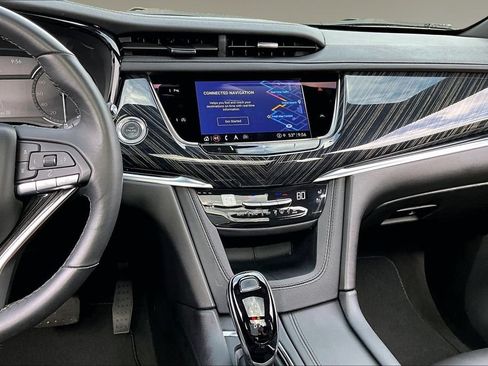 Used 2025 Cadillac XT6 Premium Luxury AWD/4WD image 6