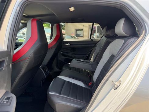 Used 2022 Volkswagen GTI SE FWD image 21