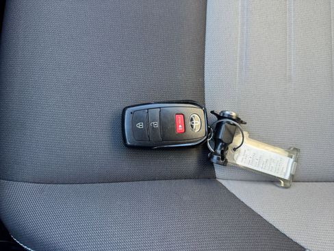 Used 2025 Toyota Tacoma TRD Off-Road image 20