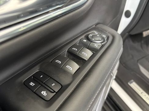 Used 2023 Chevrolet Tahoe LT w/ Luxury Package AWD/4WD image 16
