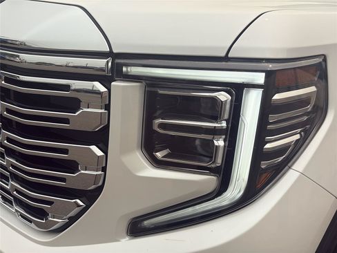 Used 2022 GMC Sierra 1500 Denali AWD/4WD image 47