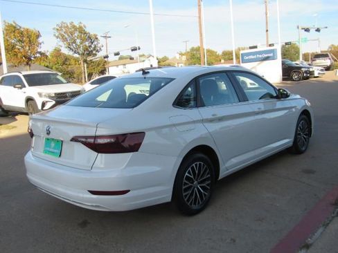 Used 2020 Volkswagen Jetta SE w/ SE Cold Weather Package image 8