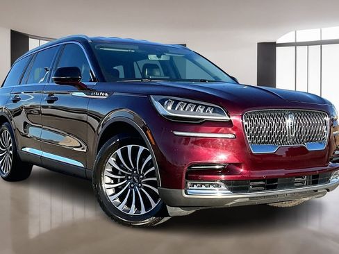 Used 2020 Lincoln Aviator Reserve image 11