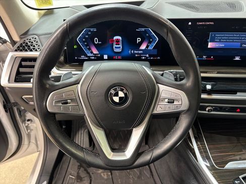 Used 2023 BMW X7 xDrive40i w/ Premium Package image 19