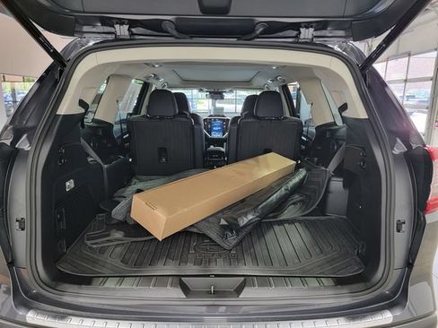 Used 2024 Subaru Ascent Touring AWD/4WD image 36