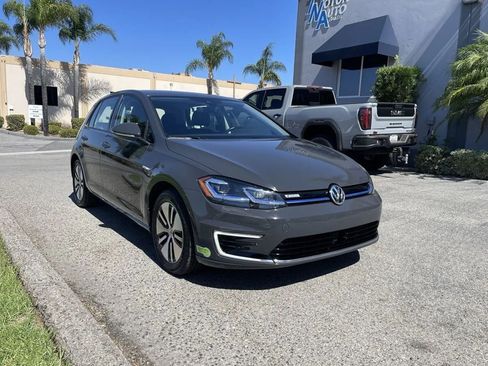 Used 2019 Volkswagen e-Golf SEL Premium image 3