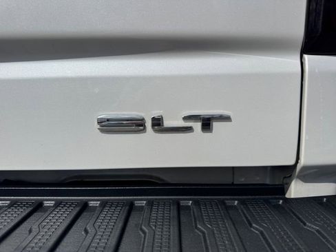 Used 2019 GMC Sierra 1500 SLT w/ SLT Premium Plus Package AWD/4WD image 8