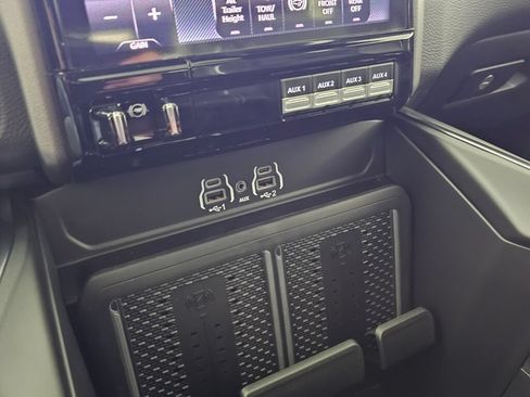 New 2026 RAM 3500 Laramie AWD/4WD image 31
