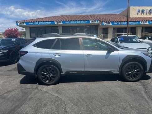 Used 2023 Subaru Outback Onyx Edition XT AWD/4WD image 4