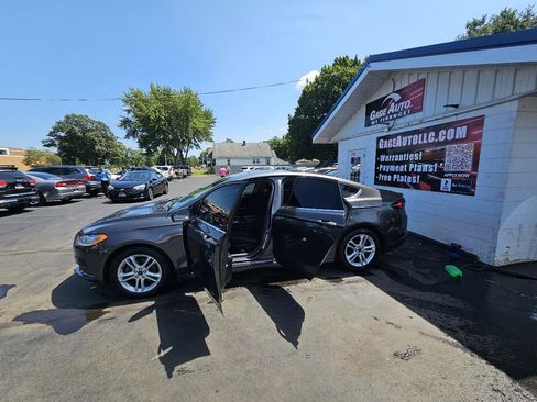 Used 2018 Ford Fusion SE FWD image 24