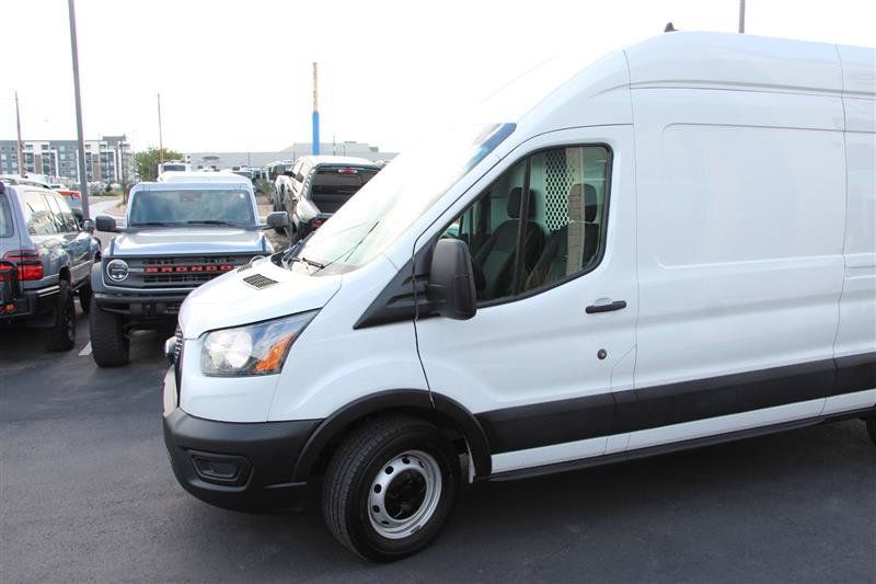 Used 2023 Ford Transit 250 148 High Roof RWD image 4