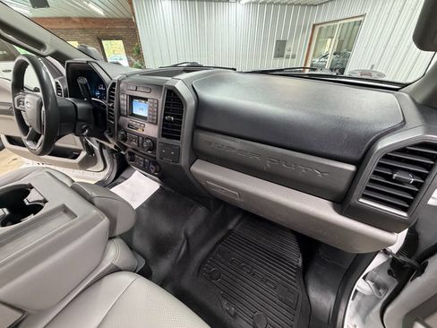 Used 2020 Ford F450 XL w/ Power Equipment Group image 49