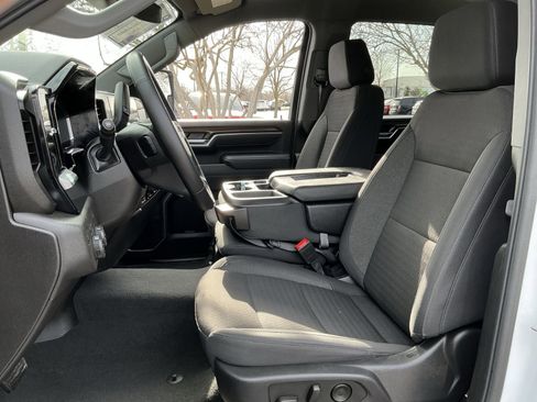 Used 2025 Chevrolet Silverado 2500 LT w/ Convenience Package image 21