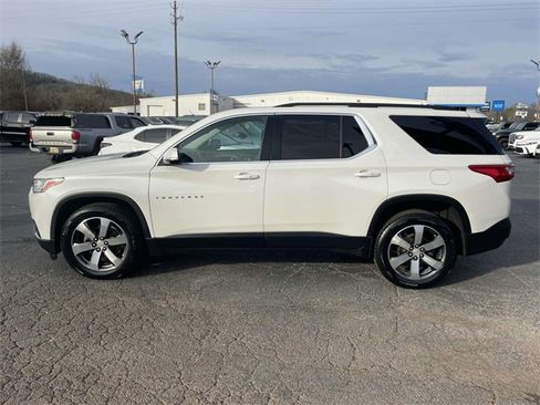 Certified 2019 Chevrolet Traverse LT w/ LT Premium Package image 2