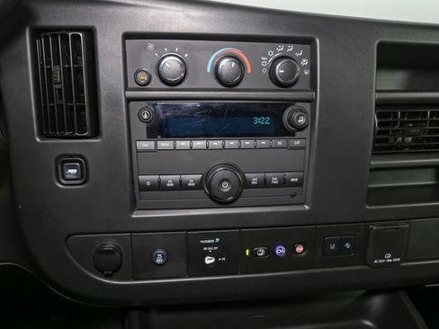 Used 2025 Chevrolet Express 3500 LT w/ LT Preferred Equipment Group RWD image 21