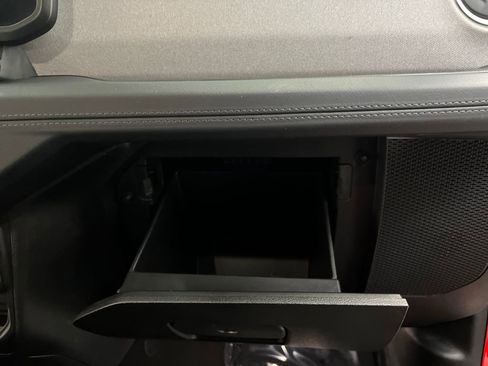 Used 2025 Jeep Wrangler Unlimited Sahara image 25