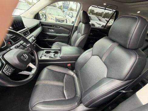 Used 2025 Honda Pilot Touring image 20