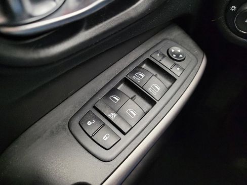 Used 2019 Jeep Cherokee Limited AWD/4WD image 27