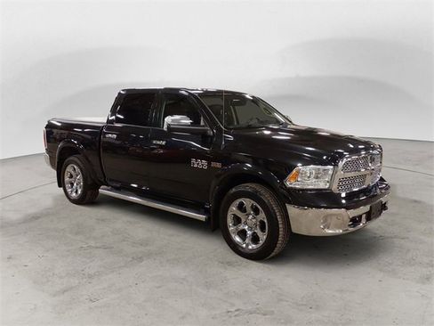 Used 2017 RAM 1500 Laramie image 7
