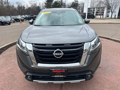 Used 2022 Nissan Pathfinder SL w/ SL Premium Package image 8